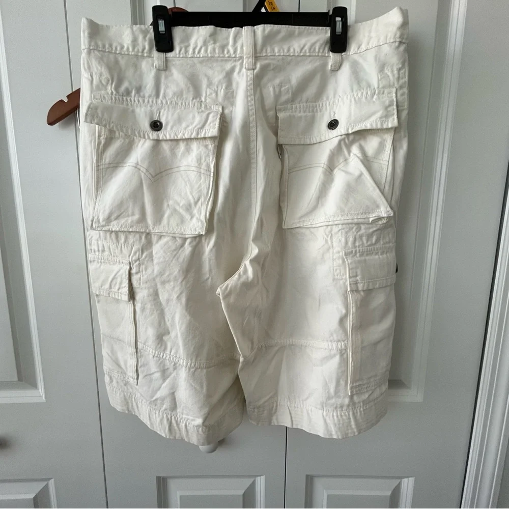 Levi's White Cargo Shorts Relaxed‎ Fit Cotton